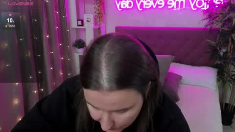 Kate online show from May 2026 06:32:01 AM