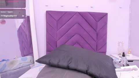 Snapshot of katybrowns chatting on December 2024 02:17:01 AM KATY online show from December 2024 02:17:01 AM