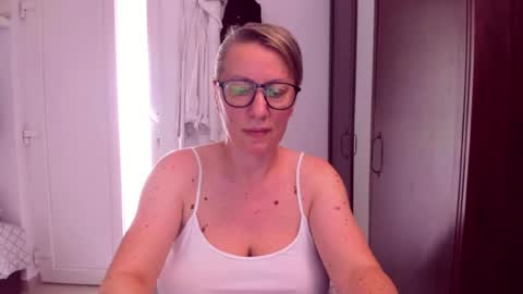 Snapshot of katynextdoor chatting on July 2026 10:54:02 AM Katy online show from July 2026 10:54:02 AM