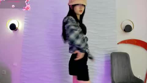 Snapshot of kawai_mai chatting on December 2025 02:36:02 PM mai online show from December 2025 02:36:02 PM