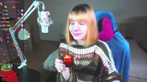 Snapshot of kawaii_power_uwu chatting on January 2025 03:24:01 PM Kira-chan online show from January 2025 03:24:01 PM