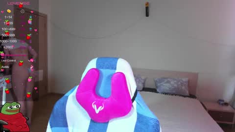 Snapshot of kawaii_power_uwu chatting on January 2025 08:04:01 AM Kira-chan online show from January 2025 08:04:01 AM