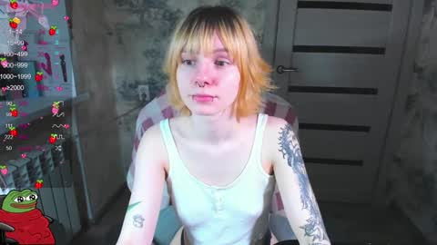 Snapshot of kawaii_power_uwu chatting on February 2025 08:42:02 AM Kira-chan online show from February 2025 08:42:02 AM