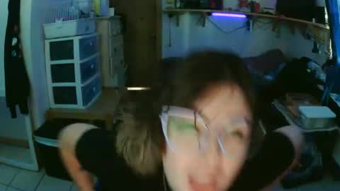 Snapshot of kawaiicvnt420 chatting on November 2025 03:16:02 PM kawaiicvnt420 online show from November 2025 03:16:02 PM