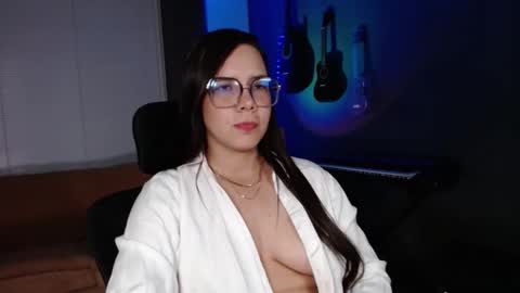 Kay online show from February 2026 01:43:02 AM