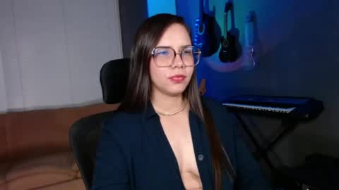 Snapshot of kay_avrill chatting on April 2026 04:15:02 AM Kay online show from April 2026 04:15:02 AM