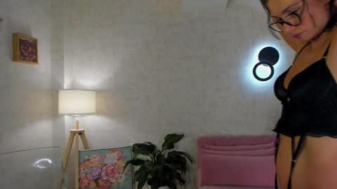 Snapshot of kaya_sins chatting on November 2025 05:18:02 AM Kaya online show from November 2025 05:18:02 AM