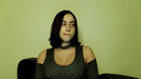 kayla online show from December 2025 07:19:02 PM