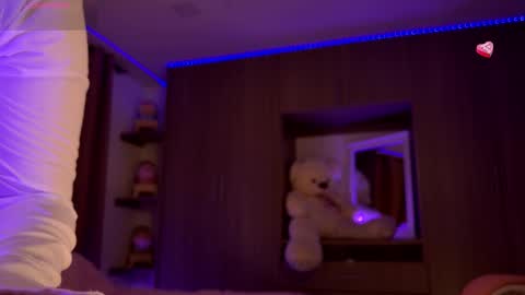 Kayla  online show from March 2025 12:44:01 AM