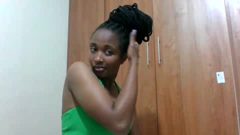 kaylar online show from May 2026 08:17:01 PM