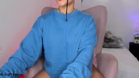 INSTAGRAM AND TW 11kayle online show from February 2025 11:47:02 PM