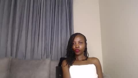 Snapshot of kayleeeee_ee chatting on May 2026 02:40:02 AM Kaylee online show from May 2026 02:40:02 AM