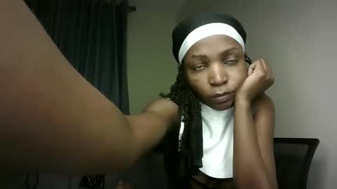 Snapshot of kayleeeee_ee chatting on May 2026 04:43:02 AM Kaylee online show from May 2026 04:43:02 AM