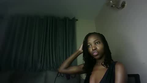 Snapshot of kayleeeee_ee chatting on May 2026 03:02:02 AM Kaylee online show from May 2026 03:02:02 AM