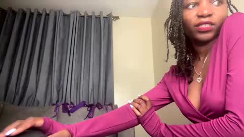 Snapshot of kayleeeee_ee chatting on May 2026 06:37:01 PM Kaylee online show from May 2026 06:37:01 PM