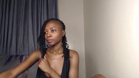 Snapshot of kayleeeee_ee chatting on May 2026 10:21:01 AM Kaylee online show from May 2026 10:21:01 AM