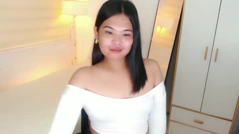 Y O U R        F U T U R E       K A Y L E E  online show from February 2025 10:05:02 AM