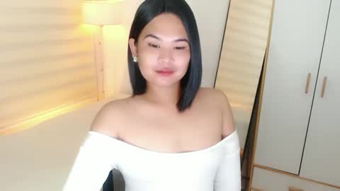 Y O U R        F U T U R E       K A Y L E E  online show from February 2025 05:02:01 AM