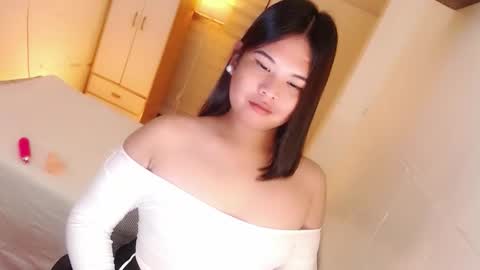 Y O U R        F U T U R E       K A Y L E E  online show from September 2025 06:02:01 PM