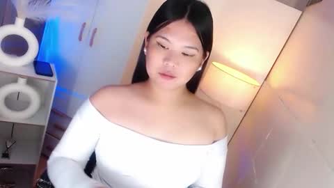 Y O U R        F U T U R E       K A Y L E E  online show from March 2026 06:23:02 PM