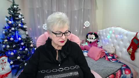 kaylesmoll online show from December 2024 02:17:01 AM