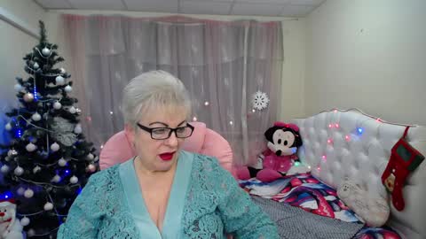 kaylesmoll online show from January 2025 10:58:02 PM