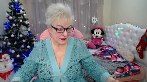 kaylesmoll online show from January 2025 07:38:01 PM