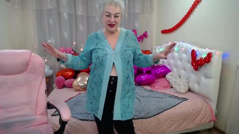 kaylesmoll online show from February 2025 04:59:02 AM