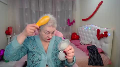 kaylesmoll online show from February 2025 07:38:01 PM