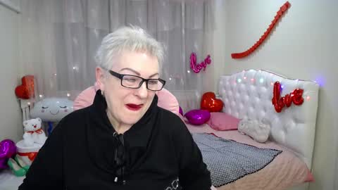 kaylesmoll online show from February 2025 11:12:01 PM