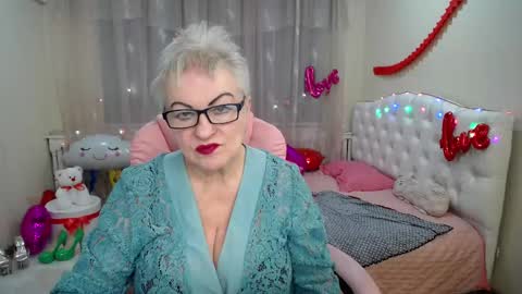 kaylesmoll online show from February 2025 02:40:01 AM