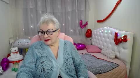 kaylesmoll online show from February 2025 12:49:01 AM