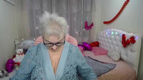 kaylesmoll online show from March 2025 12:28:02 AM
