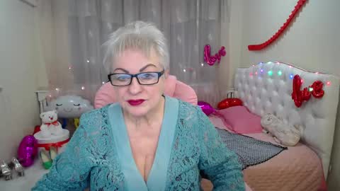 kaylesmoll online show from March 2025 04:52:02 AM