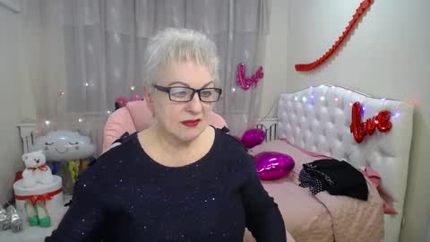 kaylesmoll online show from March 2025 07:47:02 PM