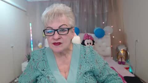 kaylesmoll online show from October 2025 06:38:02 PM