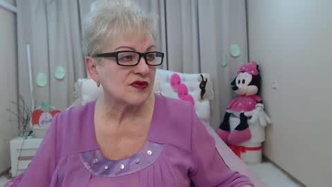 kaylesmoll online show from April 2026 06:38:01 PM