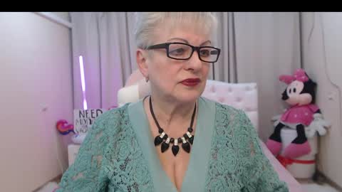 kaylesmoll online show from May 2026 01:57:16 AM