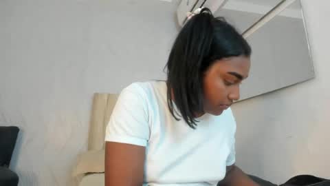 Kayna online show from April 2026 07:42:01 PM