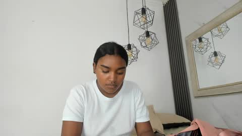 Kayna online show from May 2026 07:00:01 PM