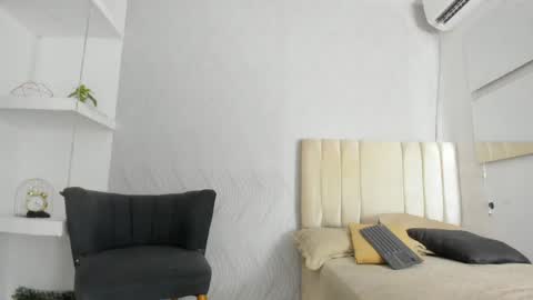 Kayna online show from May 2026 09:02:02 PM