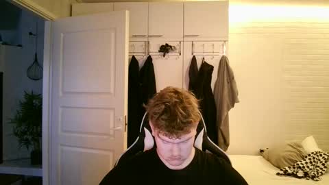 Snapshot of kayttajaviides5 chatting on November 2025 07:53:01 AM Aatu online show from November 2025 07:53:01 AM