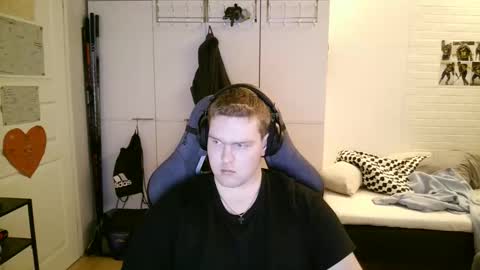 Snapshot of kayttajaviides5 chatting on January 2026 06:22:02 PM Aatu online show from January 2026 06:22:02 PM