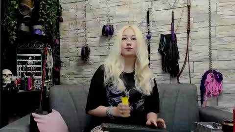 Miss Kazia online show from September 2025 12:11:01 AM