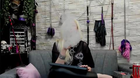 Miss Kazia online show from October 2025 11:24:02 PM