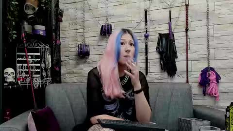 Miss Kazia online show from November 2025 06:08:02 PM