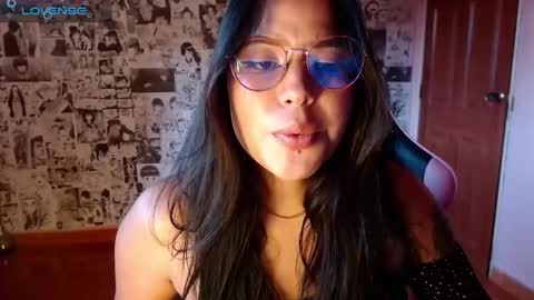 Snapshot of keikim_ chatting on January 2025 09:37:01 PM Kimk online show from January 2025 09:37:01 PM