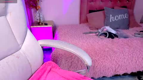 Snapshot of keiko_amane chatting on May 2026 03:25:01 AM online show from May 2026 03:25:01 AM