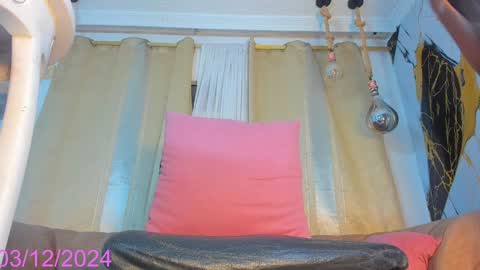 Keila  online show from December 2024 04:39:02 PM