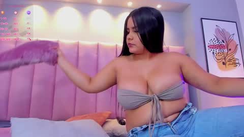 Snapshot of keily_ross1 chatting on December 2024 11:02:02 PM Keily Ross online show from December 2024 11:02:02 PM